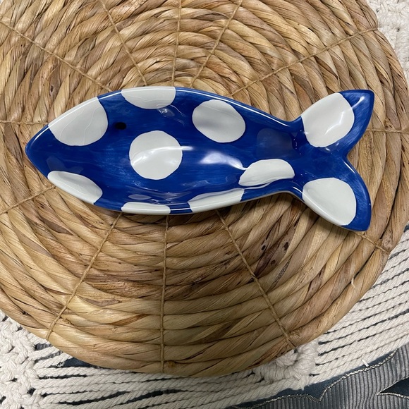 Three 3 Mud Pie polka dot fish dipping dishes. - Picture 3 of 5
